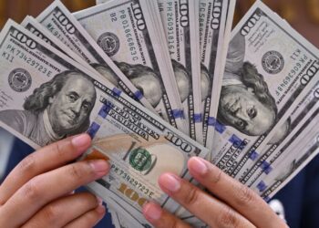 سعر الدولار اليوم في مصر.. تحديث الأربعاء 1 أكتوبر 2025 8 سعر الدولار اليوم في مصر.. تحديث الأربعاء 1 أكتوبر 2025