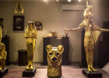 روما تستقبل عشاق التاريخ المصري في معرض "كنوز الفراعنة" منذ يومه الأول