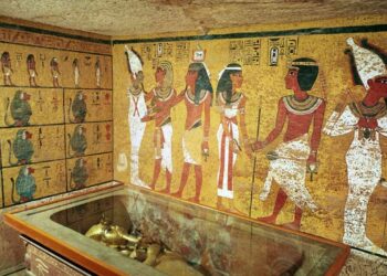 وزارة السياحة تكشف حقيقة ما يُثار حول انهيار مقبرة توت عنخ آمون