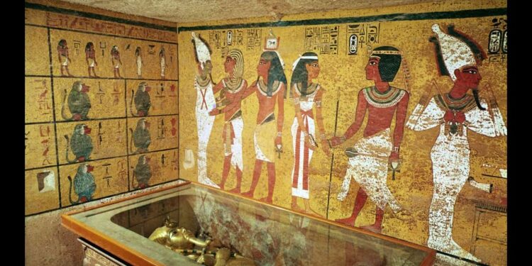 وزارة السياحة تكشف حقيقة ما يُثار حول انهيار مقبرة توت عنخ آمون