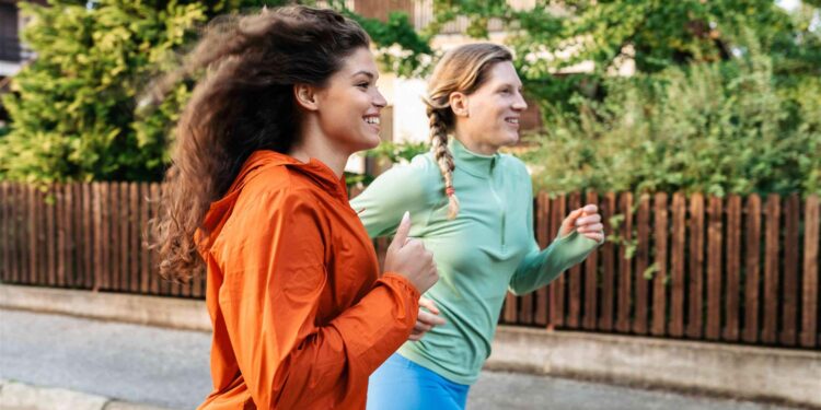 قلب صحي في 5 دقائق يوميًا.. تمارين لا تحتاج إلى أدوات