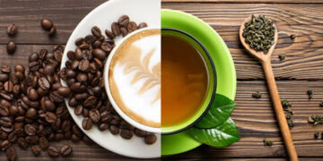القهوة مقابل الشاي من يمنحك طاقة مستمرة ويحافظ على تركيزك طوال اليوم