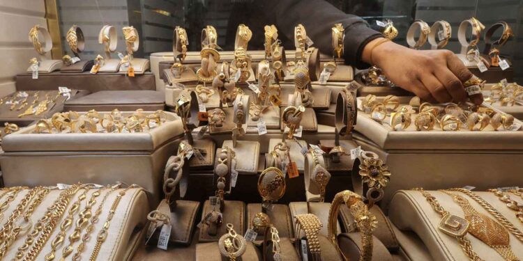 سعر الذهب اليوم في مصر يشهد انهيارًا كبيرًا.. وعيار 21 يسجل أدنى مستوى في 2025