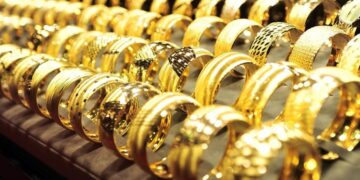 أسعار الذهب تهبط مجددًا في السوق المحلية.. وعيار 21 يخسر 100 جنيه 3 أسعار الذهب تهبط مجددًا في السوق المحلية.. وعيار 21 يخسر 100 جنيه