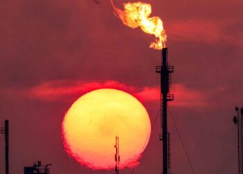 الاقتصاد العالمي يقلل اعتماده على النفط بنسبة 22%