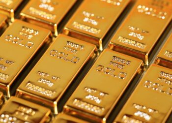 أسعار الذهب تصعد 0.4% متأثرة بعوامل السوق العالمية
