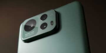 Asus Zenfone 12 Ultra هاتف رائد يجمع بين الأداء القوي والفخامة