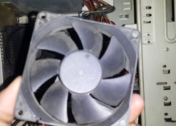 تنظيف مراوح الكمبيوتر خطوة بخطوة بدون مخاطر على الجهاز