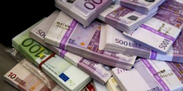 اليورو اليوم في البنك الأهلي عند مستوى 55.47 جنيه الخميس 27 نوفمبر 2025