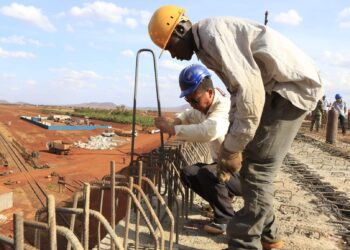 سوق البناء اليوم أسعار الحديد والأسمنت في مصر الاثنين 24 نوفمبر 2025