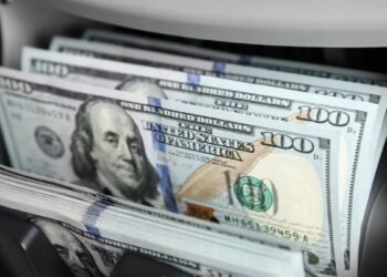 سعر الدولار اليوم الأحد 2 نوفمبر 2025 في البنوك المصرية