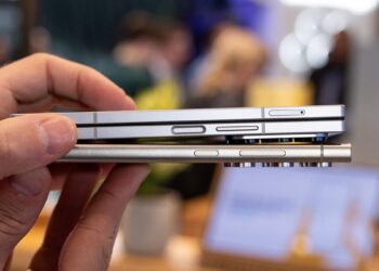 سامسونج TriFold ثلاثي الطي ينفد من الأسواق.. تعرف على التفاصيل 3 سامسونج TriFold ثلاثي الطي ينفد من الأسواق.. تعرف على التفاصيل