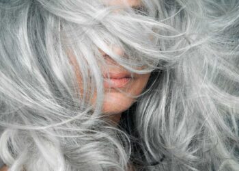 صبغ الشعر الأبيض بسهولة أسرع طريقة للتخلص من الشيب