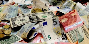 سعر العملات العربية والأجنبية اليوم الأربعاء 17 ديسمبر 2025 داخل البنوك