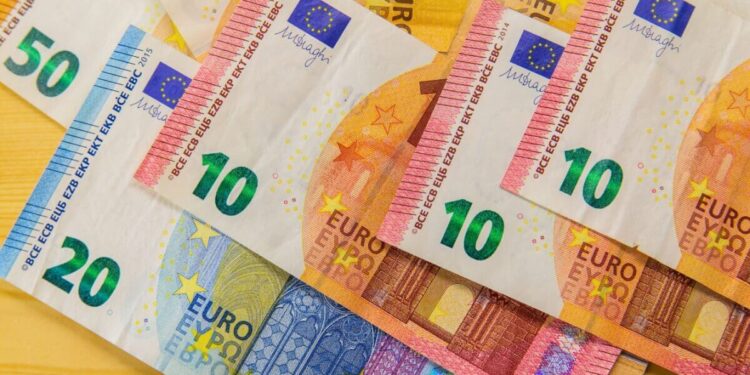 سعر اليورو مقابل الجنيه المصري اليوم الأحد 14 ديسمبر 2025 1 سعر اليورو مقابل الجنيه المصري اليوم الأحد 14 ديسمبر 2025