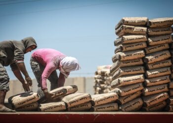 أسعار الأسمنت وحديد عز اليوم في البنوك والأسواق المحلية