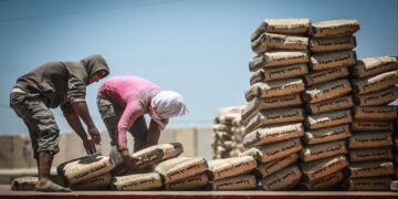 أسعار الأسمنت وحديد عز اليوم في البنوك والأسواق المحلية