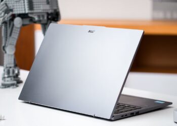 Swift 16 الجديد من إيسر أداء قوي مع شاشة OLED رائعة