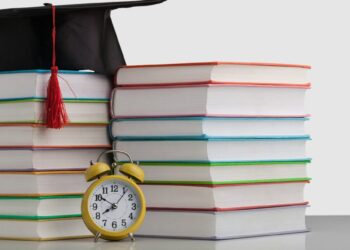 عمل بحوث جامعية في الإمارات