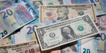 أسعار العملات اليوم الأربعاء في مصر.. استقرار نسبي داخل البنوك وتحركات محدودة